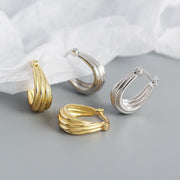 EARRINGS OVAL RIDED HOOPS WITH 18K GOLD PLATE